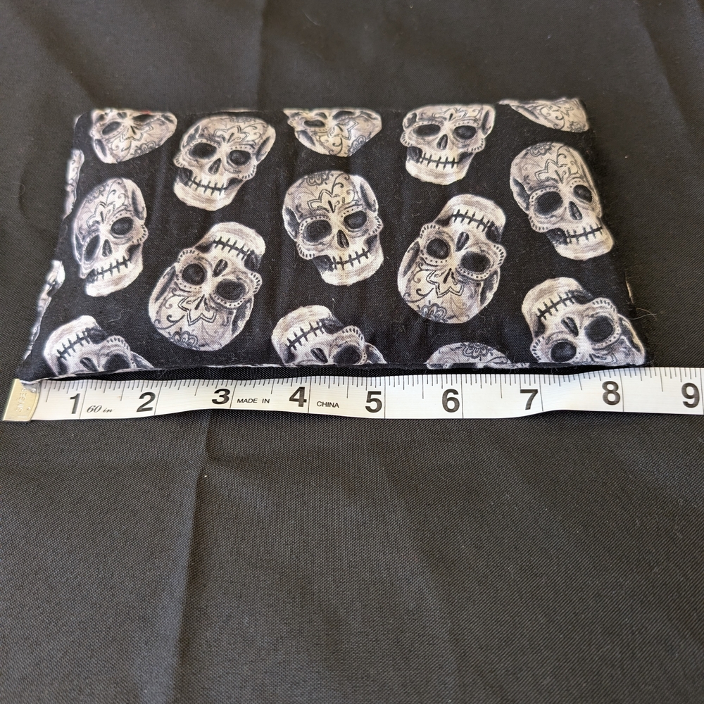 Set Of 3 Hand Crafted Skull Patterned Hot/Cold Packs - Picture 5 of 6